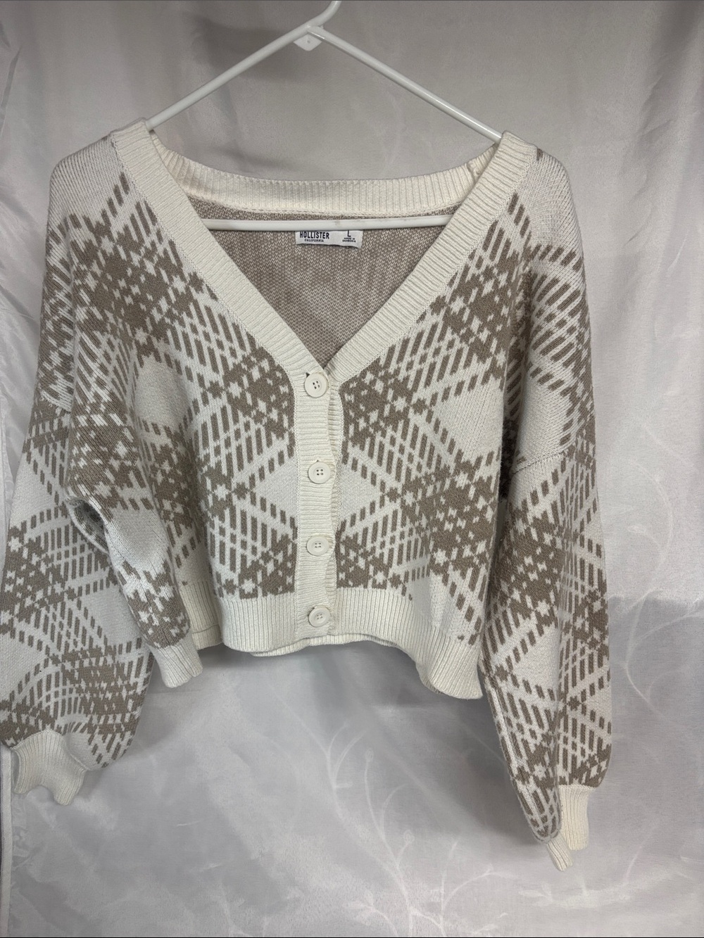 Hollister crop V-Neck Button Cardigan Sweater - cream and taupe